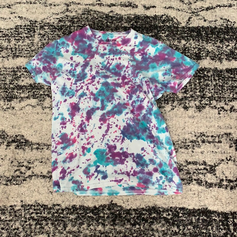 Tie dye tshirt.